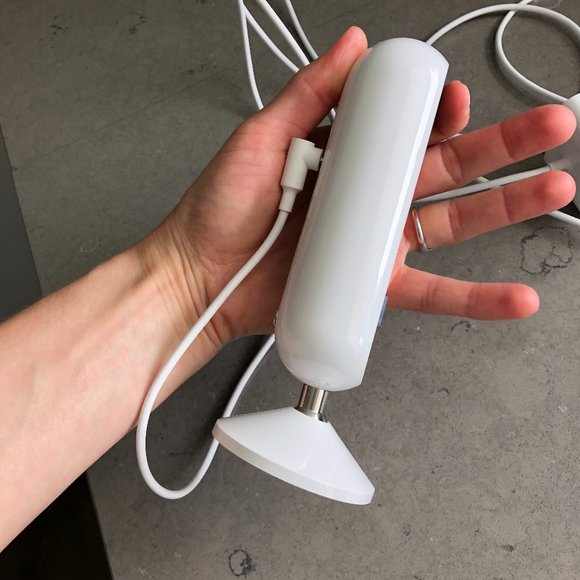 EUC: Amazon Echo Look Styling Assistant - Picture 4 of 11